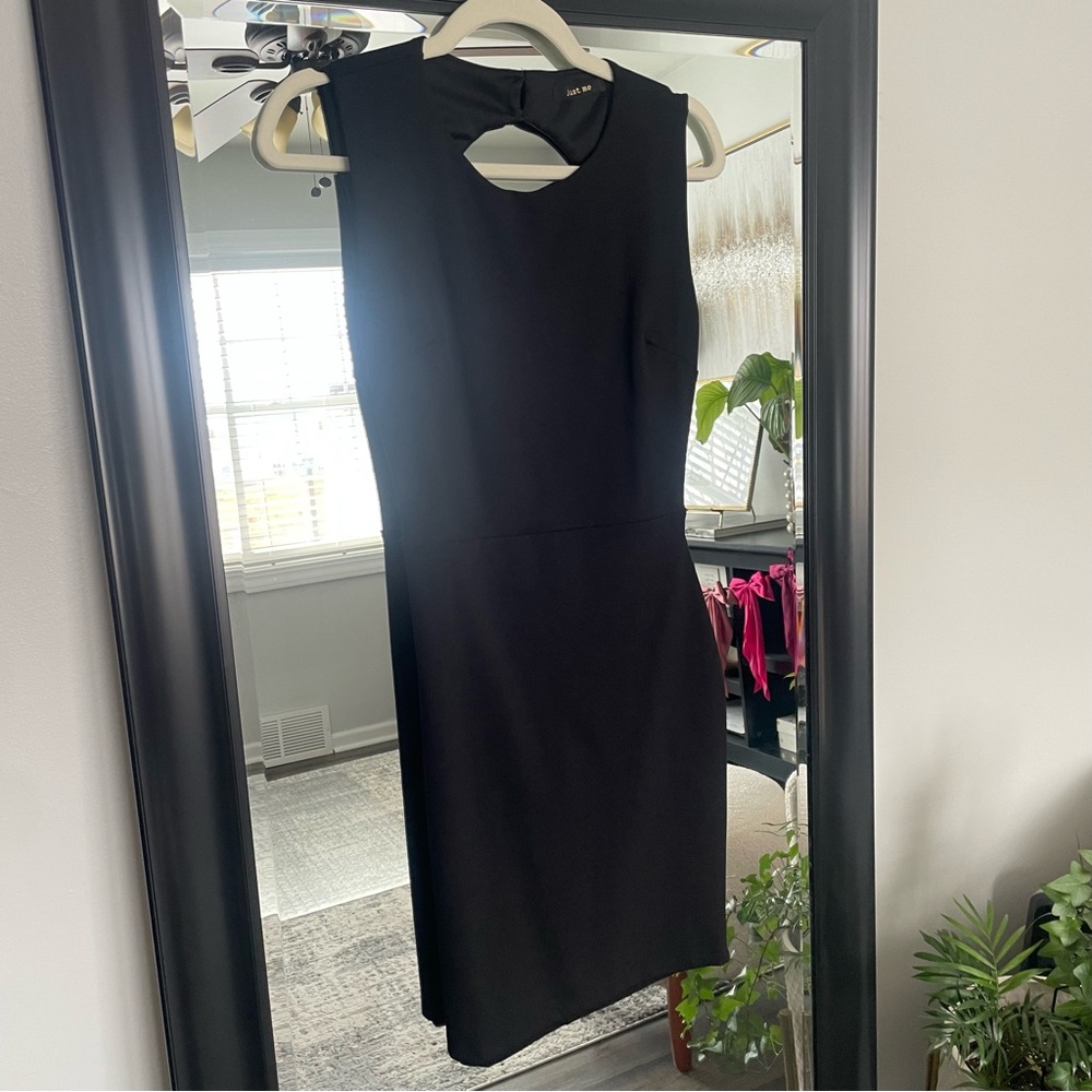 Elegant Black Sleeveless Dress